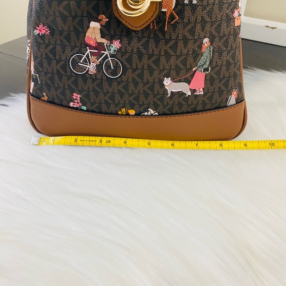 Michael Kors Jet Set Girls Travel Large Weekender Duffel Bag - Picture 13 of 15